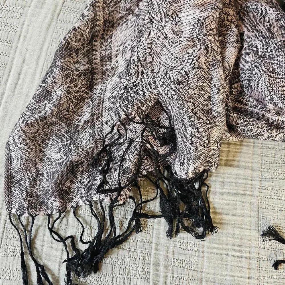Lightweight Paisley Patterned Scarf with Fringe